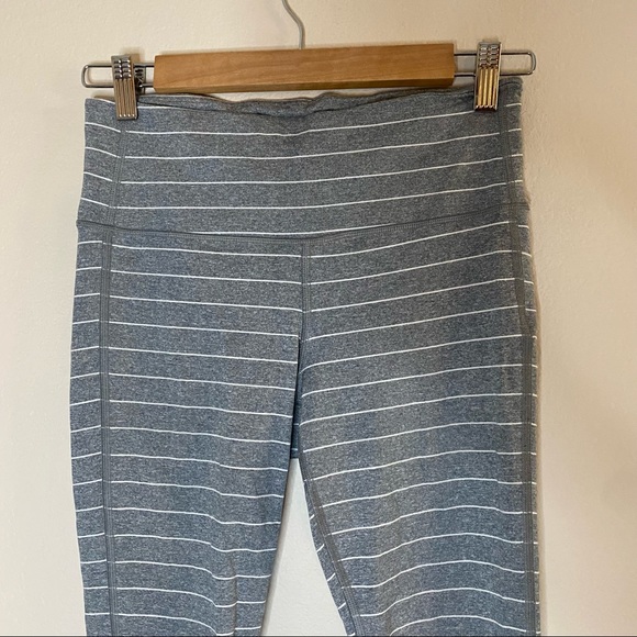 ATHLETA heather gray and white striped Chaturanga high rise leggings S - Picture 5 of 14